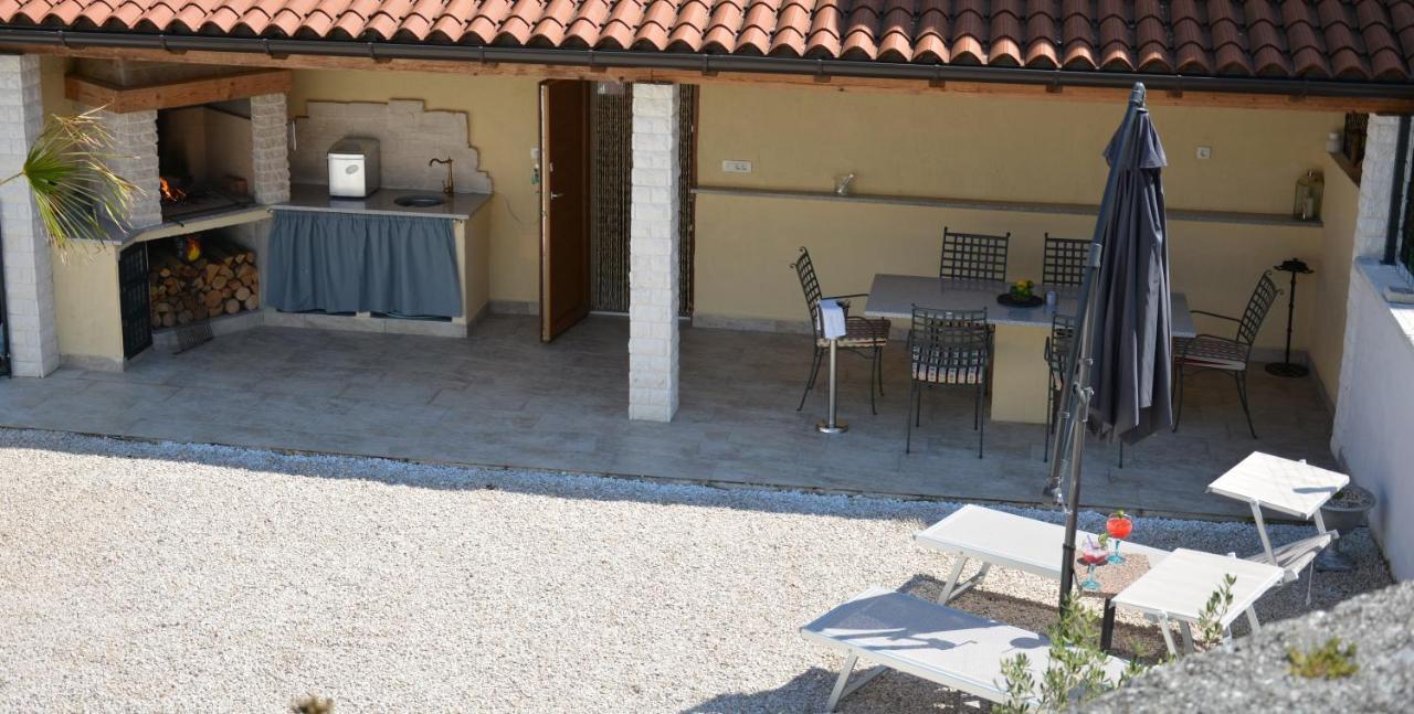 Casa Ferata - Holiday Home Vižinada Exteriör bild